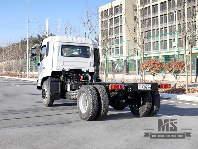 Dongfeng 4*2 Chassis_190HP Fabricante de conversão de chassi de cabeça chata de uma fileira e meia_Exportar chassi especial