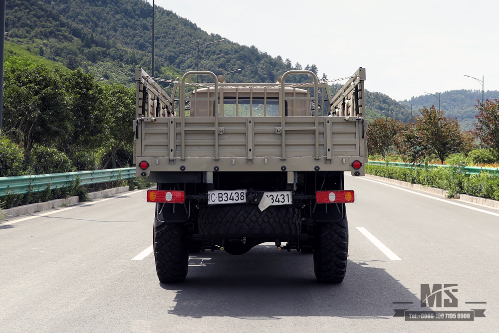 Caminhão de carga com tração nas quatro rodas Dongfeng Caminhão off-road de cabeça longa de 2,5 toneladas_4 * 4 Novo caminhão de cabine pontiaguda_Caminhão de longa distância com veículo para fins especiais de exportação de guincho