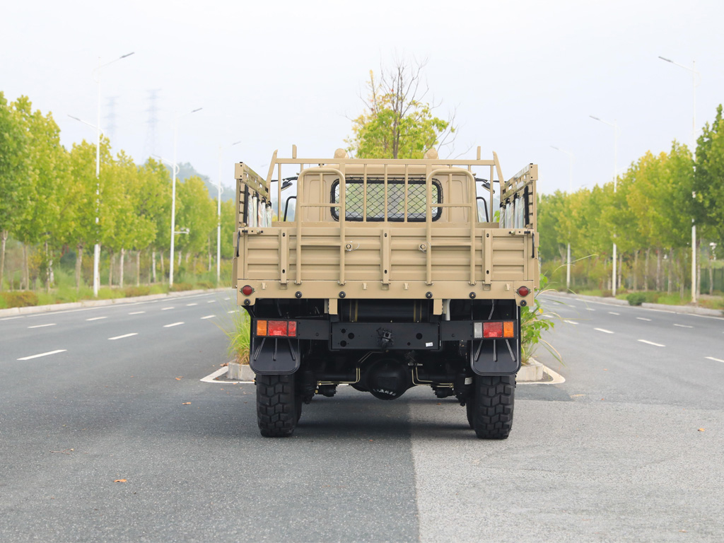 6x6 Dongfeng EQ2082 Singlerow Cabuct Trucks 6wd 