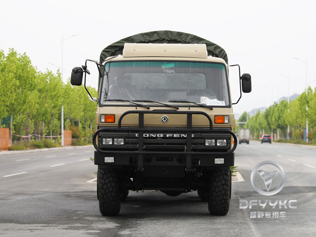 Donggfeng Eq2102n Caminhão Off-Road-veículo de carga deserto de 210hp na linha dupla | Modelo de exportação | Ar condicionado com lona
