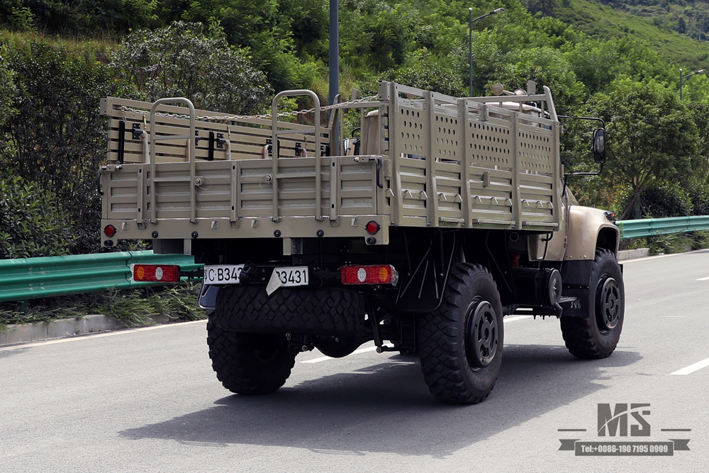 Caminhão de carga com tração nas quatro rodas Dongfeng Caminhão off-road de cabeça longa de 2,5 toneladas_4 * 4 Novo caminhão de cabine pontiaguda_Caminhão de longa distância com veículo para fins especiais de exportação de guincho