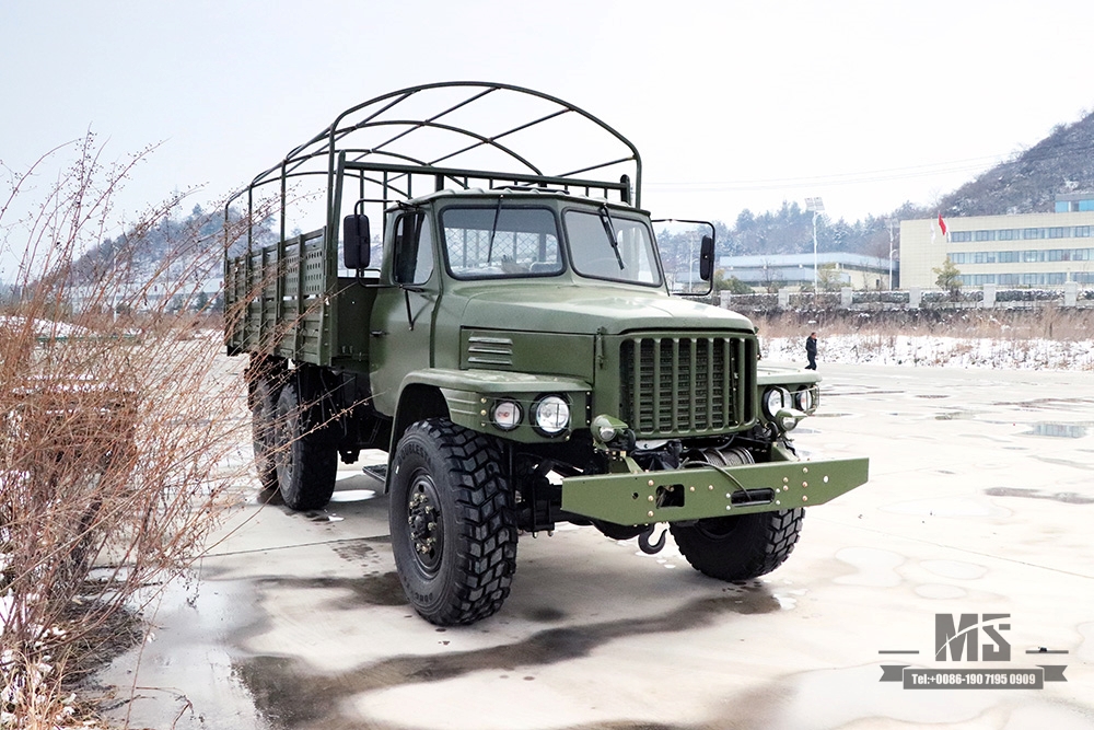 Caminhão off-road Dongfeng 6WD EQ2100_6 * 6 Veículo off-road clássico verde militar de cabeça longa para venda_Dongfeng 245 Diesel 3,5 T Veículo especial de exportação para transportador de tropas 