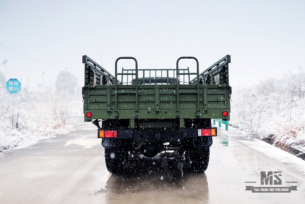 Caminhão off-road Dongfeng 6WD EQ2100_6 × 6 190 hp Veículo off-road de cabeça pontiaguda verde militar clássico para venda_Dongfeng 245 Diesel Troop Carrier Export Special Vehicle 