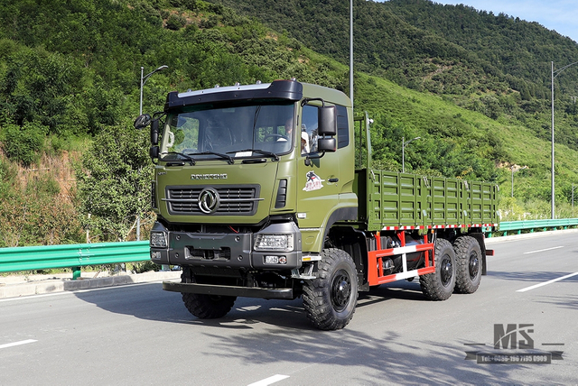 340hp Dongfeng Caminhão Off Road com tração em seis rodas 6 × 6 Dongfeng Cabeça plana Uma fileira e meia Veículo de caminhão de carga AWD 6 * 6 Veículo especial de exportação