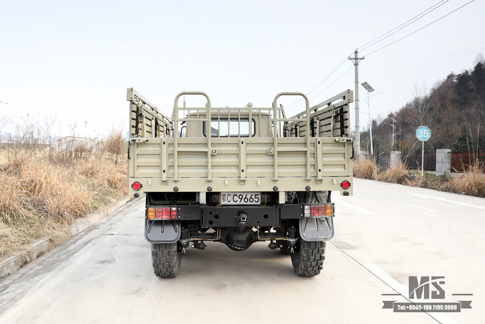 Tração nas seis rodas EQ2082 Dongfeng EQ2082 _6 × 6 170 hp Caminhão especial off-road de cabeça pontiaguda de fileira única_240 Veículo de transporte_Veículo especial de exportação