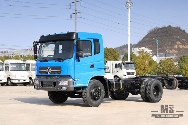 Chassi de caminhão Dongfeng 4 * 2 _ Chassi de caminhão com cabine de uma fileira e meia de 210 HP Veículo comercial_ Chassi de caminhão Dongfeng 4 * 2 para venda_Exportar chassi de caminhão especial