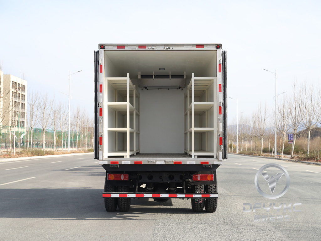 TRANGEIRA DE TRILHA DE FORLHELA 15 METRO CUMPENTE CUBICA REFRIGERADO | Caminhão de transporte de cadeia a frio | Caminhão de refrigeração de carne | Caminhão de manutenção fresca |