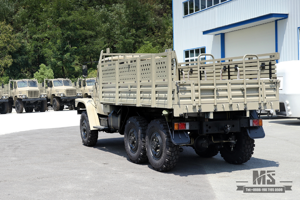 Caminhão Camel Grey EQ2082_Dongfeng 170 hp com tração nas seis rodas 240 Caminhão off-road_Veículo de transporte de vidro duplo com cabeça pontiaguda_6 × 6 25Y Caminhão especial de exportação