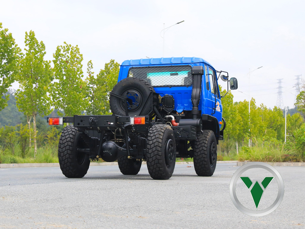 Dongfeng Eq2070 4x4 Chassis de caminhão | 190HP 4 × 4DOUBLE ROW CAB (EQ246) para fins especiais e exportação