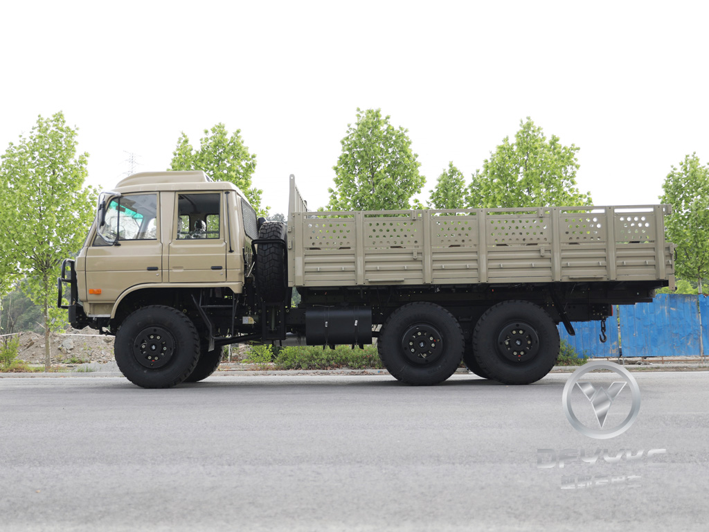 DONGGFENG EQ2102N Caminhão de carga off-road-veículo de carga deserto de 210hp na linha dupla | Modelo de exportação | Ar condicionado com lona