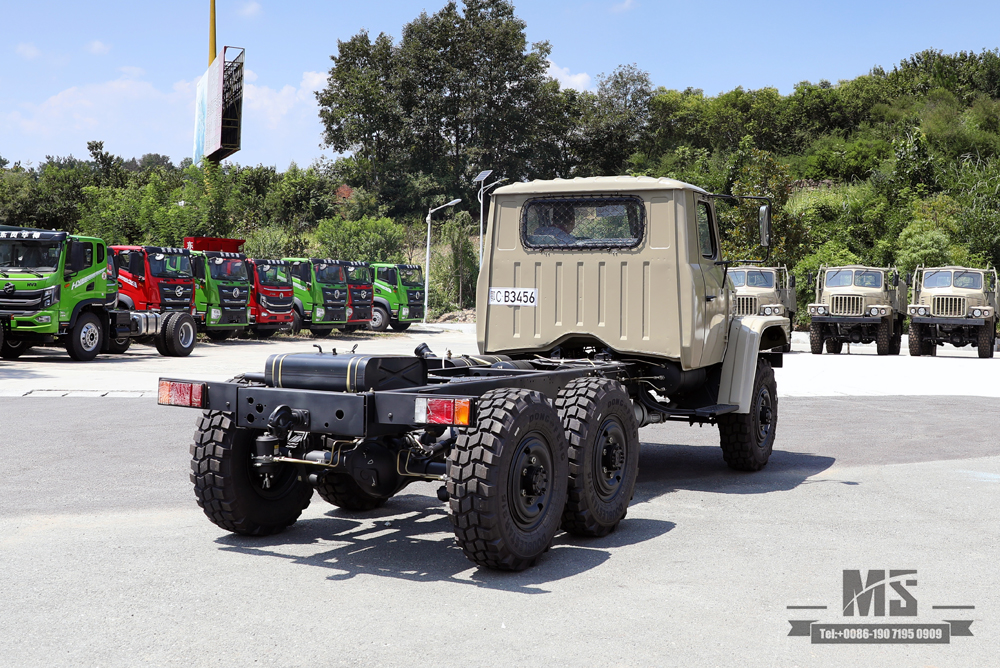 170 HP Camel Grey EQ2082 Chassis_Dongfeng Tração nas seis rodas 240 Chassi de caminhão off-road_Veículo de transporte de vidro duplo com cabeça pontiaguda_6 × 6 25Y Truck Export Special Chassis