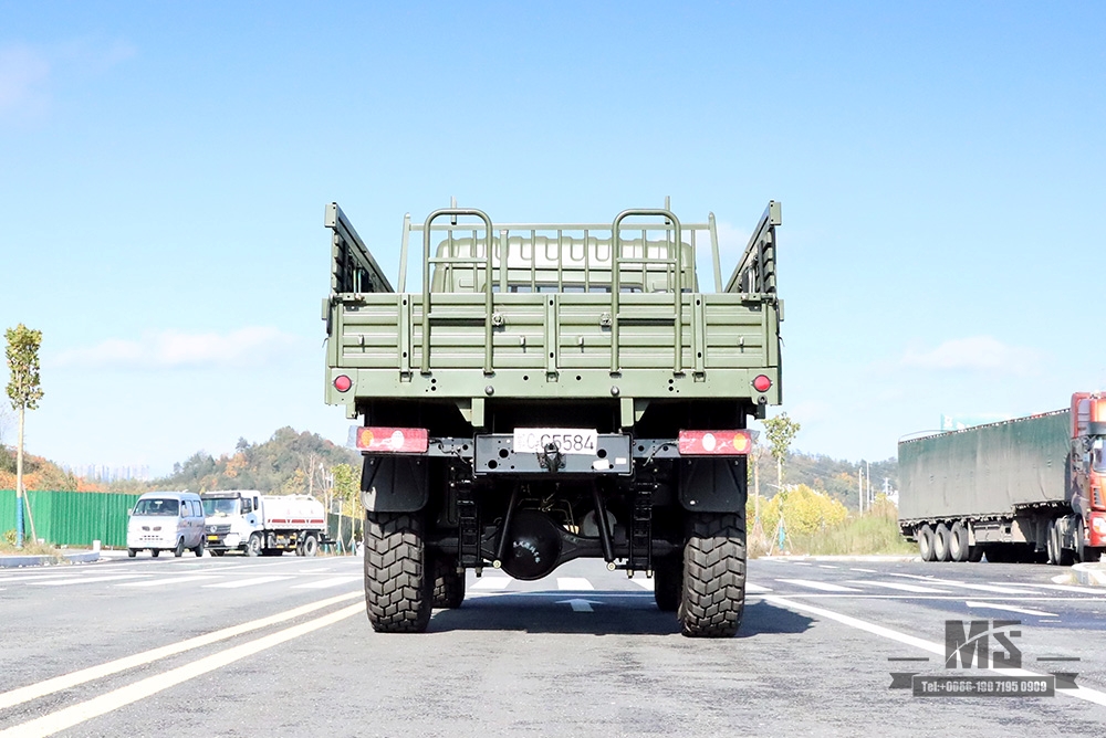 Caminhão de carga com tração nas quatro rodas Dongfeng_4 * 4 Novo táxi off-road Truck_4WD Caminhão de longa distância para exportação de veículo para fins especiais