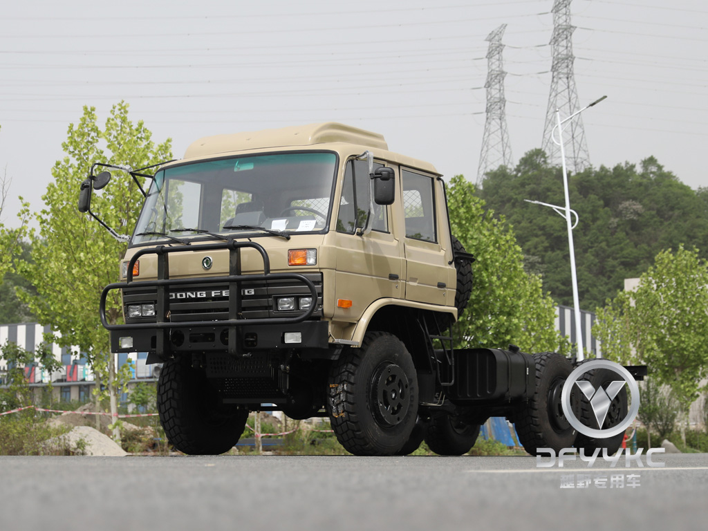 Donggfeng Eq2102n Chassi de caminhão off-road-veículo de carga deserto de 210hp na linha dupla | Modelo de exportação | Ar condicionado com lona