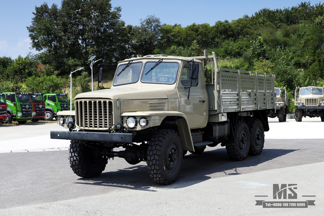 Caminhão Camel Grey EQ2082_Dongfeng 170 hp com tração nas seis rodas 240 Caminhão off-road_Veículo de transporte de vidro duplo com cabeça pontiaguda_6 × 6 25Y Caminhão especial de exportação