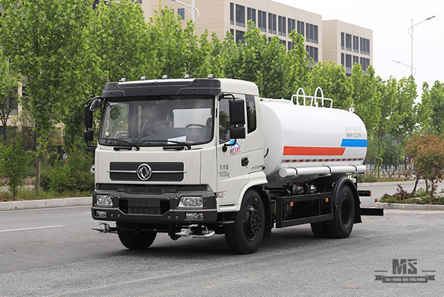  Dongfeng 4*2 Greening Sprinkler Truck _ 210 HP Water Sprinkler Truck_Water Tanker Truck Factory_Export Special Truck