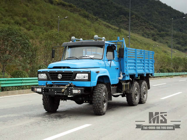 170 hp dongfeng EQ2082_SIX Drive da roda de tração Off-Road Special Truck_double Glass Single Row 240 Transport Vehicle_6 × 6 Caminhão de 25 anos pontiagudo