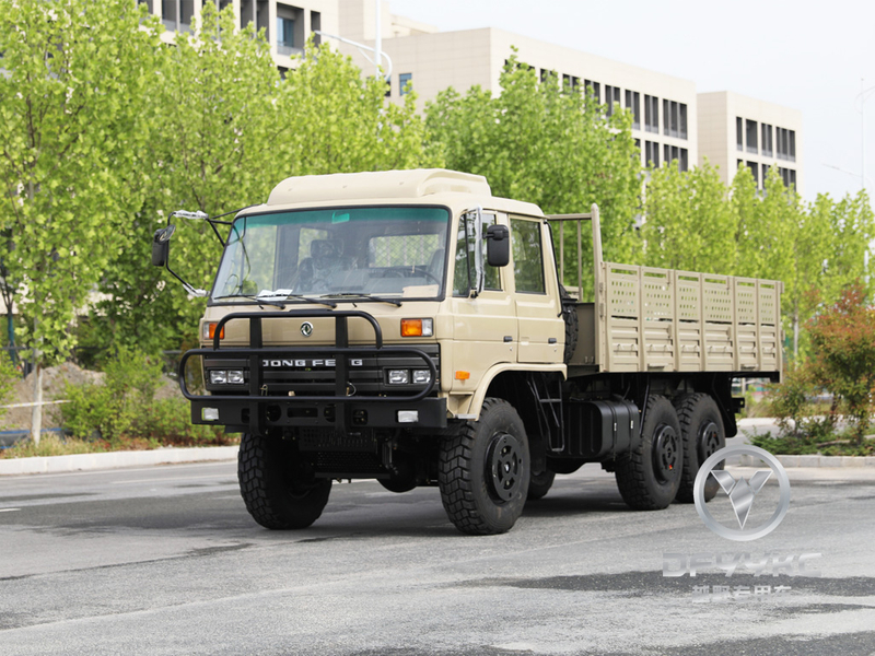 DONGGFENG EQ2102N Caminhão de carga off-road-veículo de carga deserto de 210hp na linha dupla | Modelo de exportação | Ar condicionado com lona