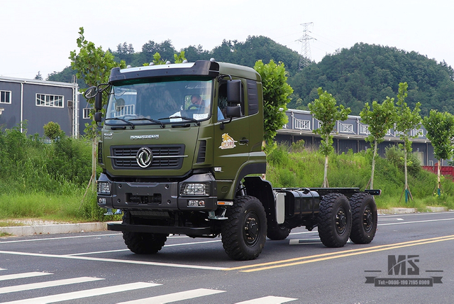 Dongfeng 6 × 6 Off Road Chassis_Six wheel drive Dongfeng Flat Head Uma e meia fileira Chassis de caminhão de carga Chassis AWD 6 * 6 Exportação de veículo especial