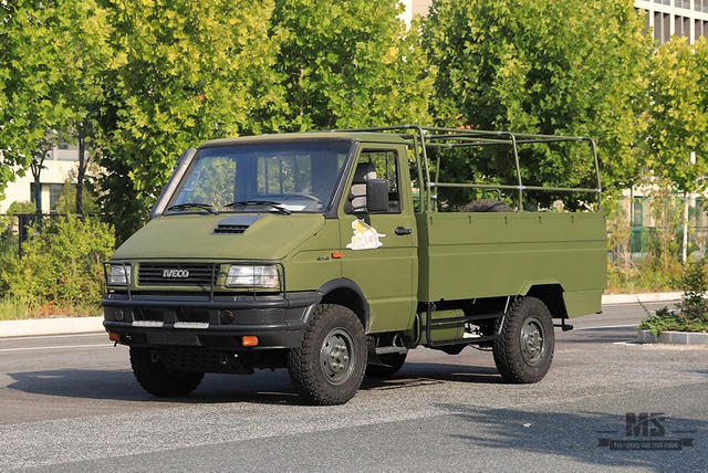 4×4 Iveco Four Drive Truck Verde 4*4 Iveco Truck Cabeça Curta Veículo Pequeno 4WD Veículo Especial de Exportação