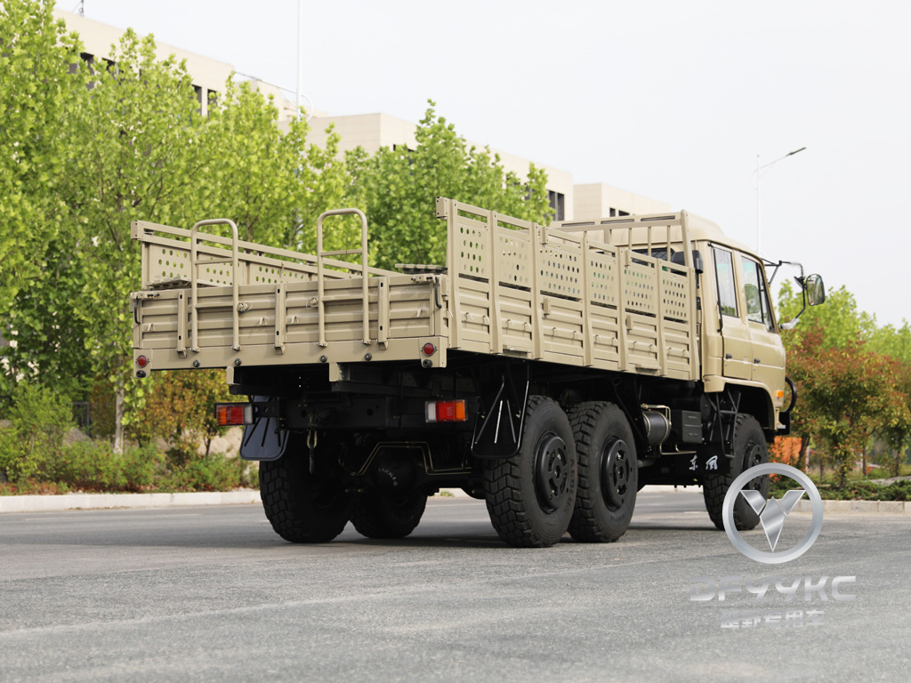DONGGFENG EQ2102N Caminhão de carga off-road-veículo de carga deserto de 210hp na linha dupla | Modelo de exportação | Ar condicionado com lona
