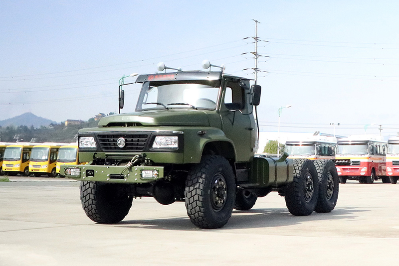 Dongfeng Army Green Six Wheel Drive EQ2100 Chassis_6 * 6 190hp Chassi de caminhão de cabeça pontiaguda para venda_Dongfeng Export Special Vehicle Chassis