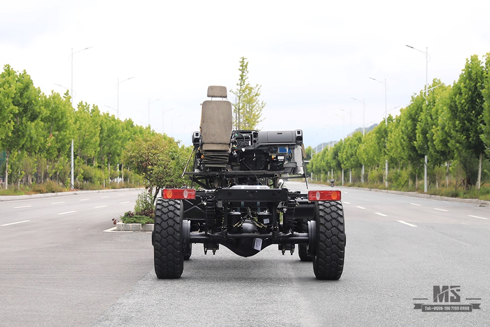 210hp Dongfeng com tração nas quatro rodas e oito velocidades, chassi de caminhão com caixa de engrenagens_4 × 4 6T / 10T com eixo Chassis_Dongfeng 4 * 4 chassi de caminhão para chassi especial de caminhão Sale_Export