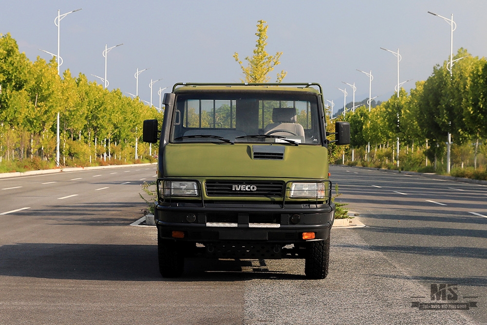 4×4 Iveco Four Drive Truck Verde 4*4 Iveco Truck Cabeça Curta Veículo Pequeno 4WD Veículo Especial de Exportação