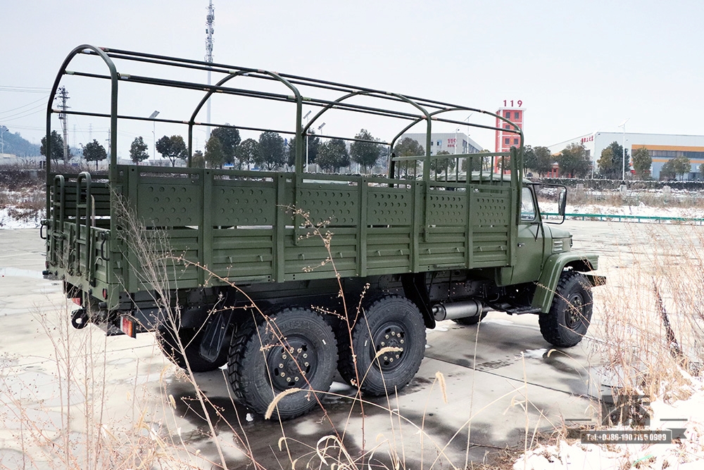 Caminhão off-road Dongfeng 6WD EQ2100_6 * 6 Veículo off-road clássico verde militar de cabeça longa para venda_Dongfeng 245 Diesel 3,5 T Veículo especial de exportação para transportador de tropas 