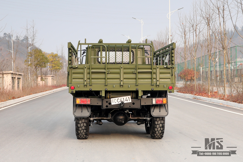 6 × 6 Dongfeng EQ2082 _170 hp EQ2082 Caminhão especial off-road de vidro duplo com tração nas seis rodas_240 Veículo de transporte_Veículo especial de exportação