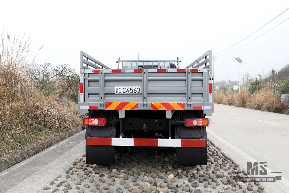 Configuração de caminhão AWD com tração nas seis rodas Dongfeng Silver_6 × 6 190HP fabricante de caminhão leve off-road de cabeça chata_6 * 6 cotação de veículo especial de exportação