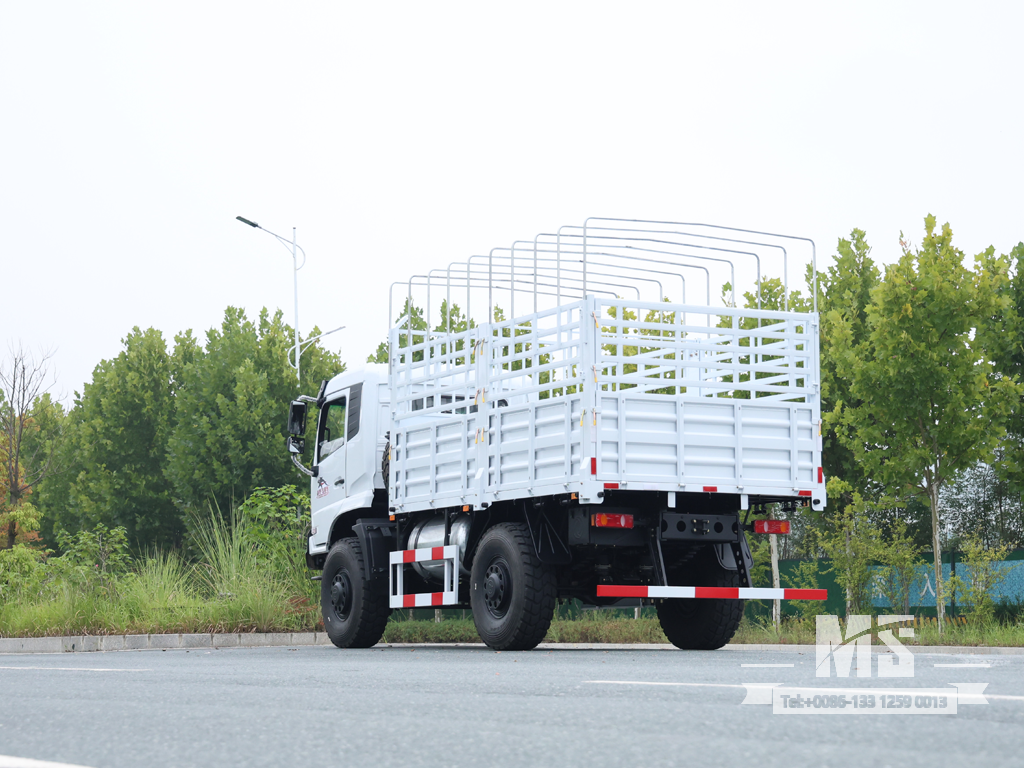 Caminhão de carga off-road com cerca alta Dongfeng 4 × 4 | EQ3186GP6