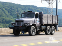 Dongfeng EQ2082 6 × 6 caminhão de carga off-road de nariz longo com guincho dianteiro | EQ3253GP6