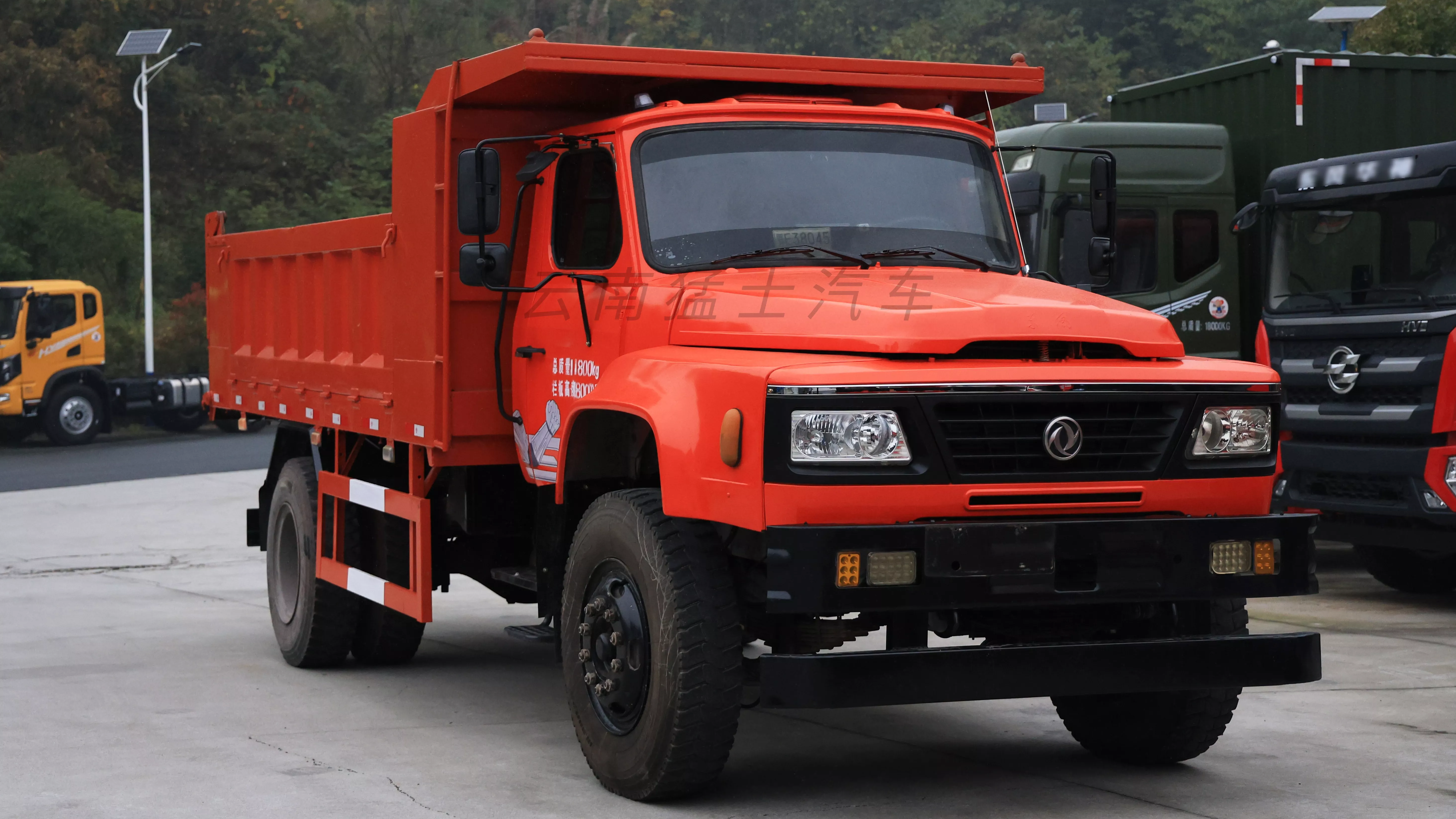 Caminhão basculante off-road Dongfeng EQ2082 6×6 disponível para exportação