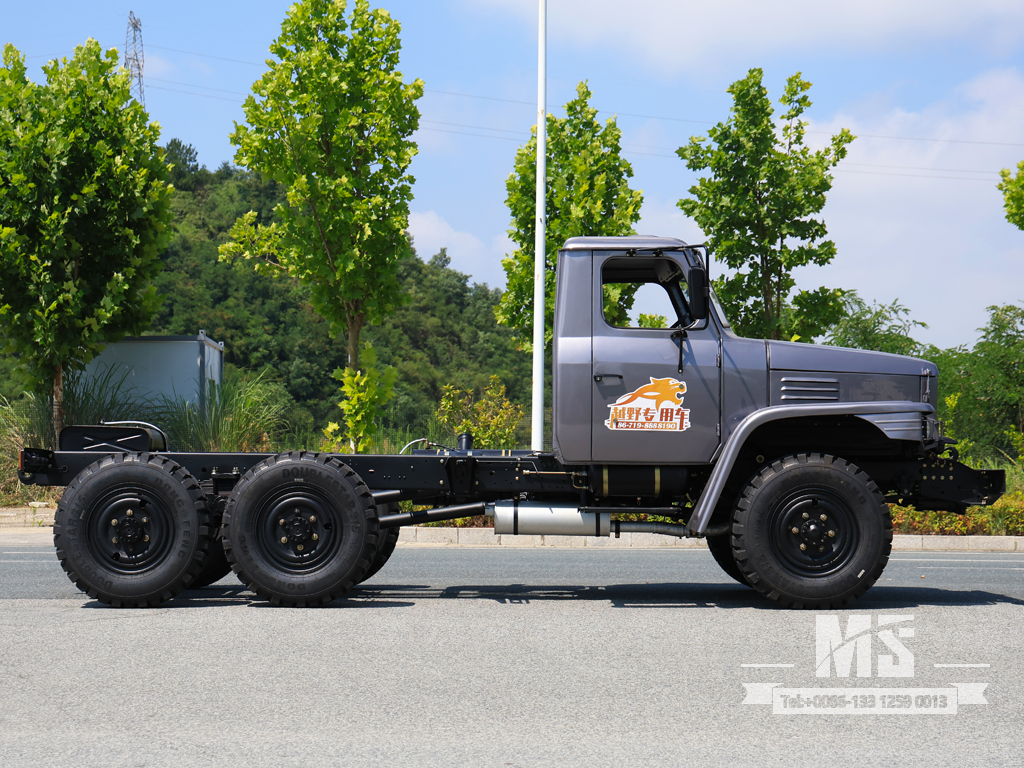 Dongfeng 6×6 Cinza Prateado EQ2082 Chassis_6*6 170HP Caminhão Convencional Chassi com Tração de Seis Rodas para Venda_ Chassi Especial de Exportação 